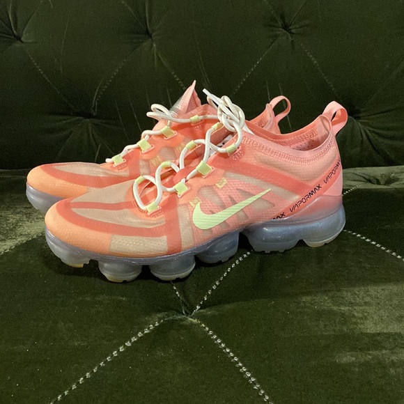 Pink Nike vapormax - Picture 2 of 7